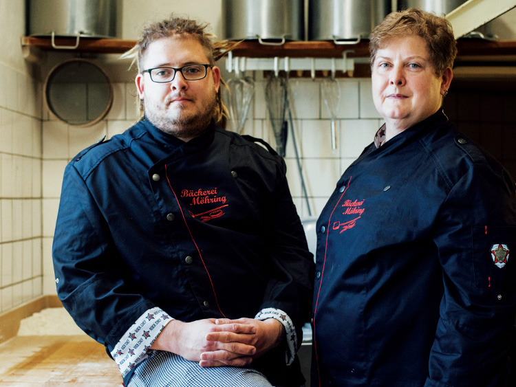 Das Bild zeigt Marcus und Kerstin Ostendorf von der Bäckerei Möhring.