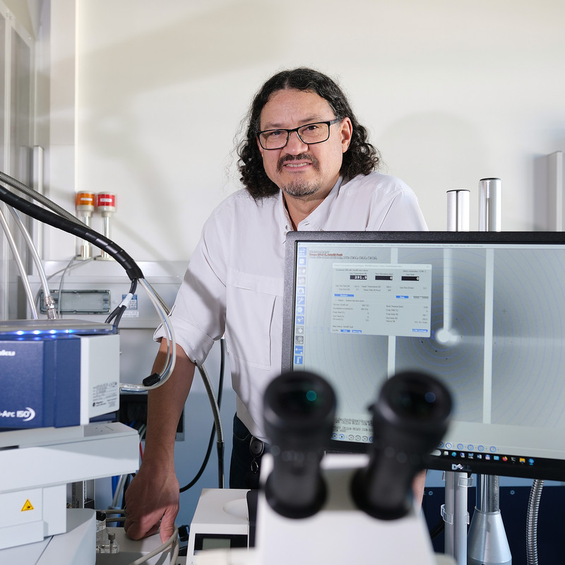 Prof. Milton Stubbs im Forschungszentrum Weinberg Campus