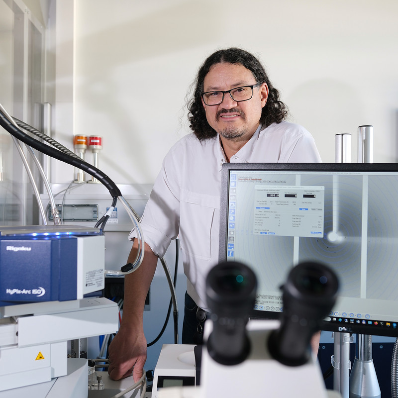 Prof. Milton Stubbs im Forschungszentrum Weinberg Campus