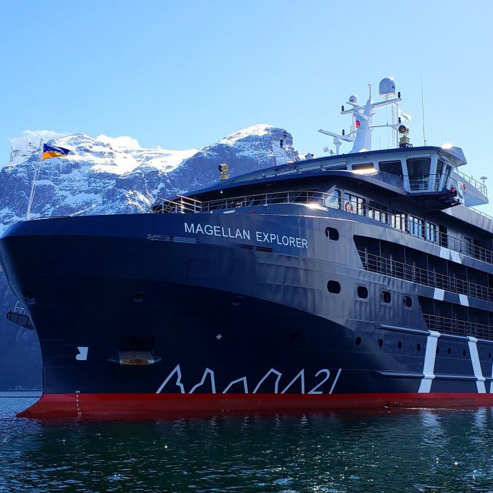 Das Bild zeigt die MS Magellan Explorer.