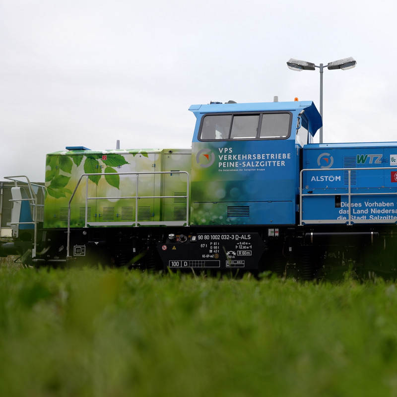 Diese Rangierlok wurde im Stendaler Alstom-Werk bereits auf umweltfreundlichen Wasserstoffantrieb umgerüstet.