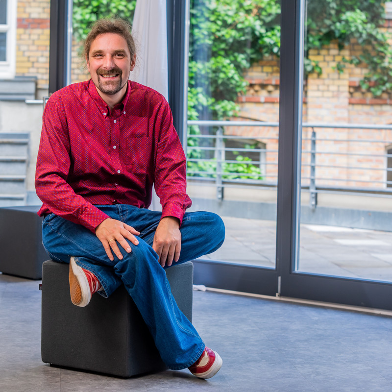 Das Bild zeigt Prof. Christian Hummert, Forschungsdirektor der Cyberagentur.