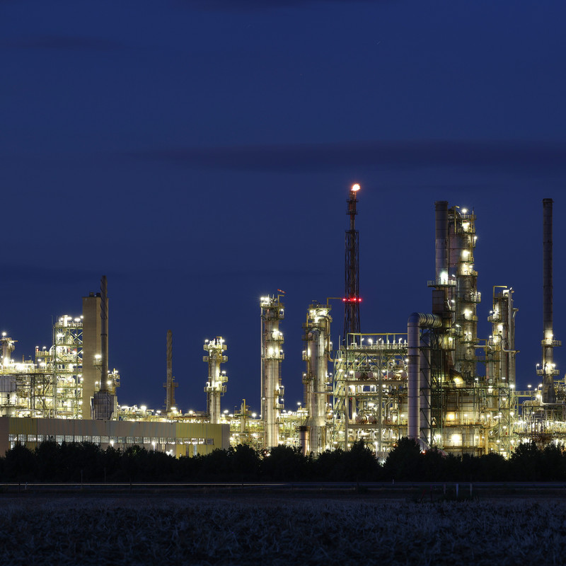 Das Bild zeigt den Chemiepark Leuna.
