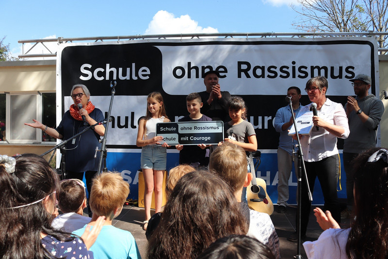 Das Bild zeigt eine Veranstaltung der Grundschule „Rosa Luxemburg“ in Halle (Saale).