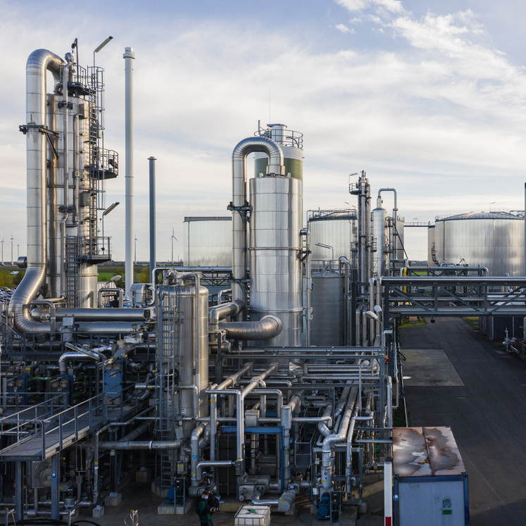 Das Bild zeigt  Produktionanlagen von Biodiesel und Biothetanol.