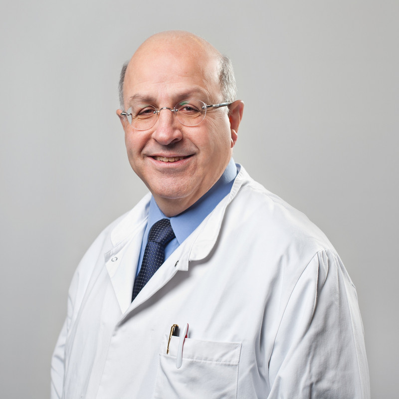 Das Bild zeigt Univ.-Prof. Dr. med. Christos Zouboulis. Das Bild zeigt Univ.-Prof. Dr. med. Christos Zouboulis.