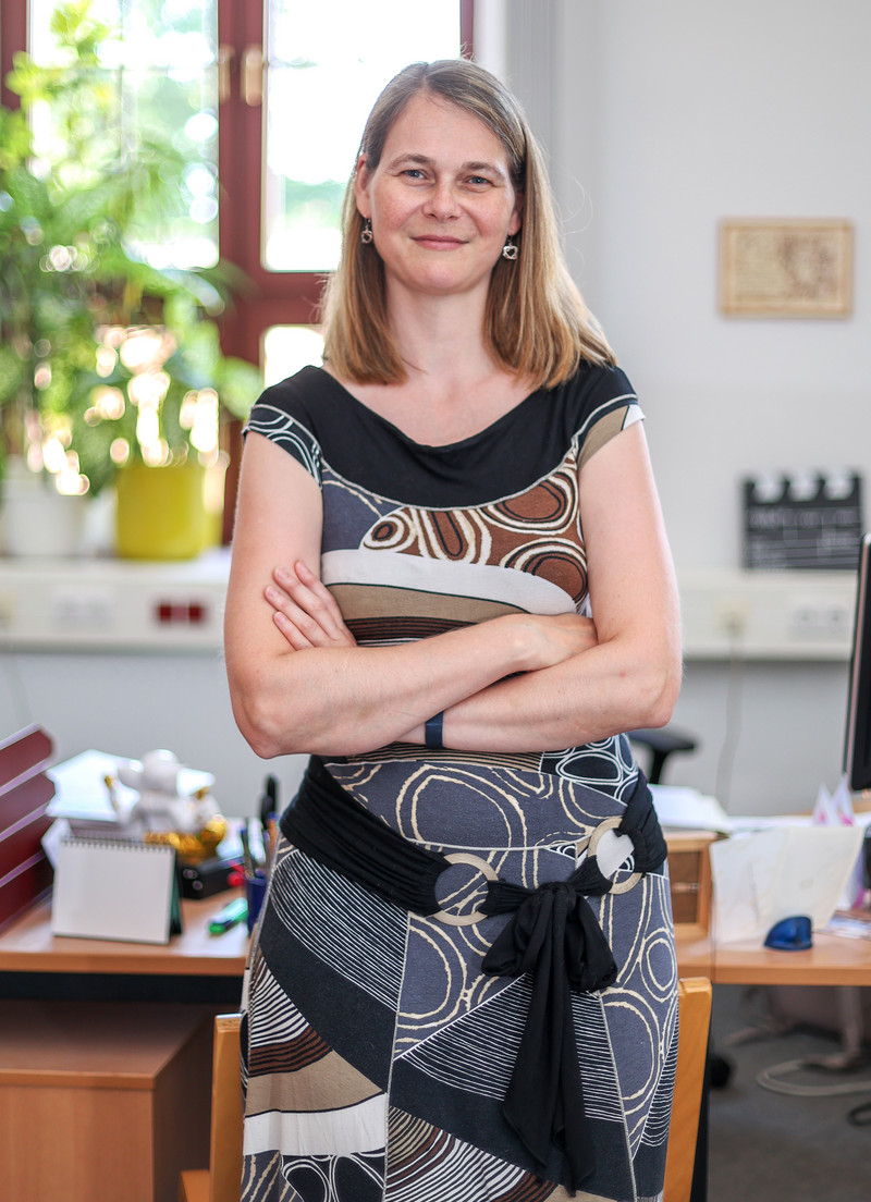 Das Bild zeigt Prof. Korinna Bade, Koordinatorin des Studiengangs AI Engineering.