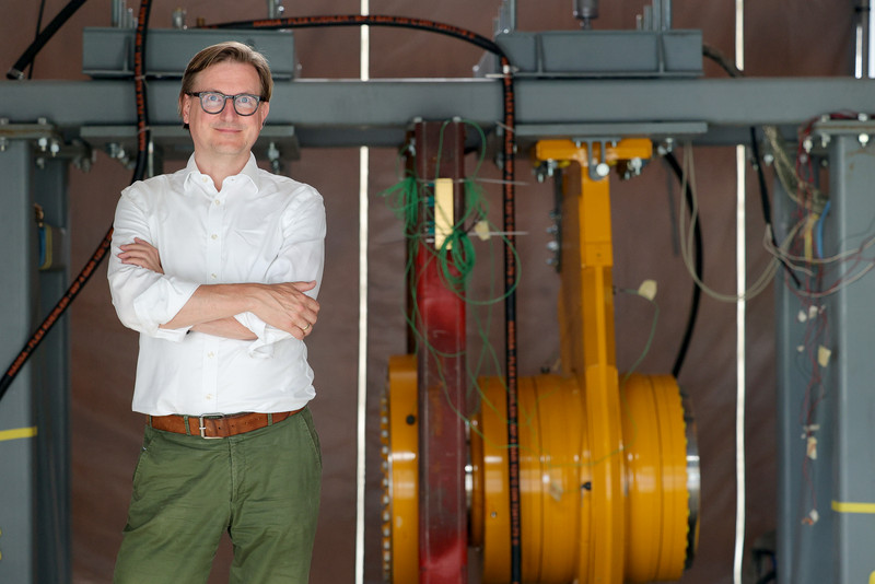 Das Bild zeigt Prof. Dr. Martin Sobczyk, Geschäftsführer des Wernigeröder Unternehmens Krebs & Aulich.