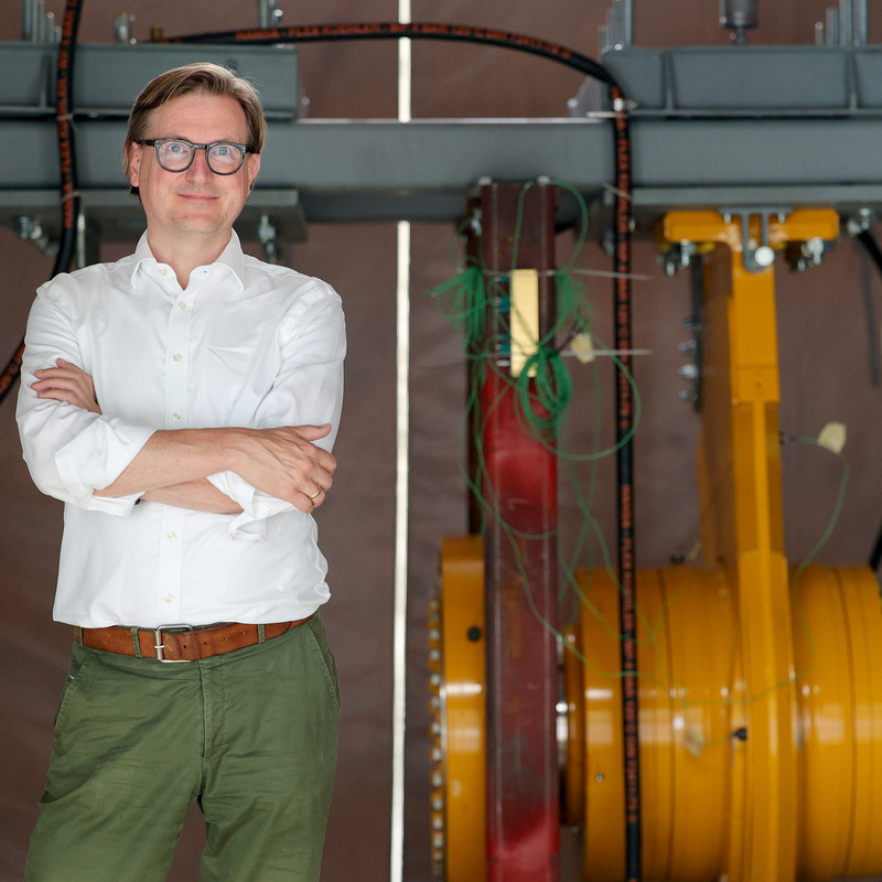 Das Bild zeigt Prof. Dr. Martin Sobczyk, Geschäftsführer des Wernigeröder Unternehmens Krebs & Aulich.