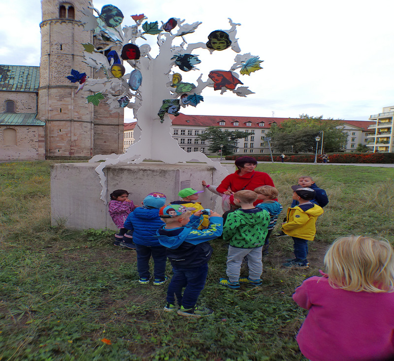 Beimskinder entdecken Architektur und Kunst in Magdeburg